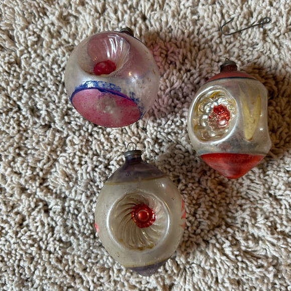 Box of vintage ornaments - Picture 11 of 15